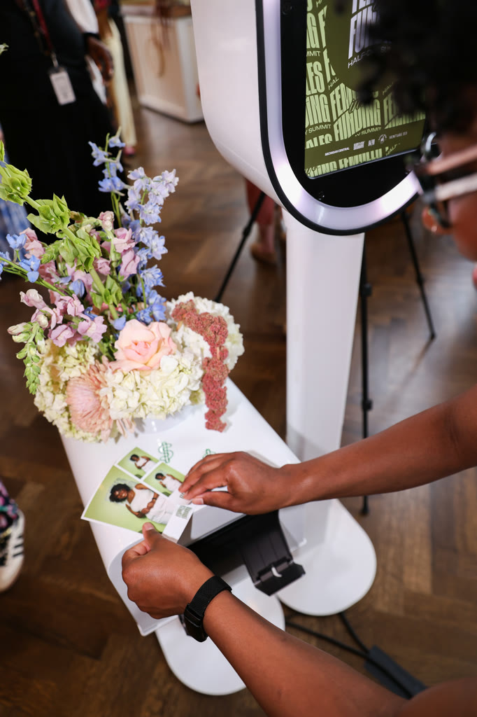Floral column beside the 360 photo booth